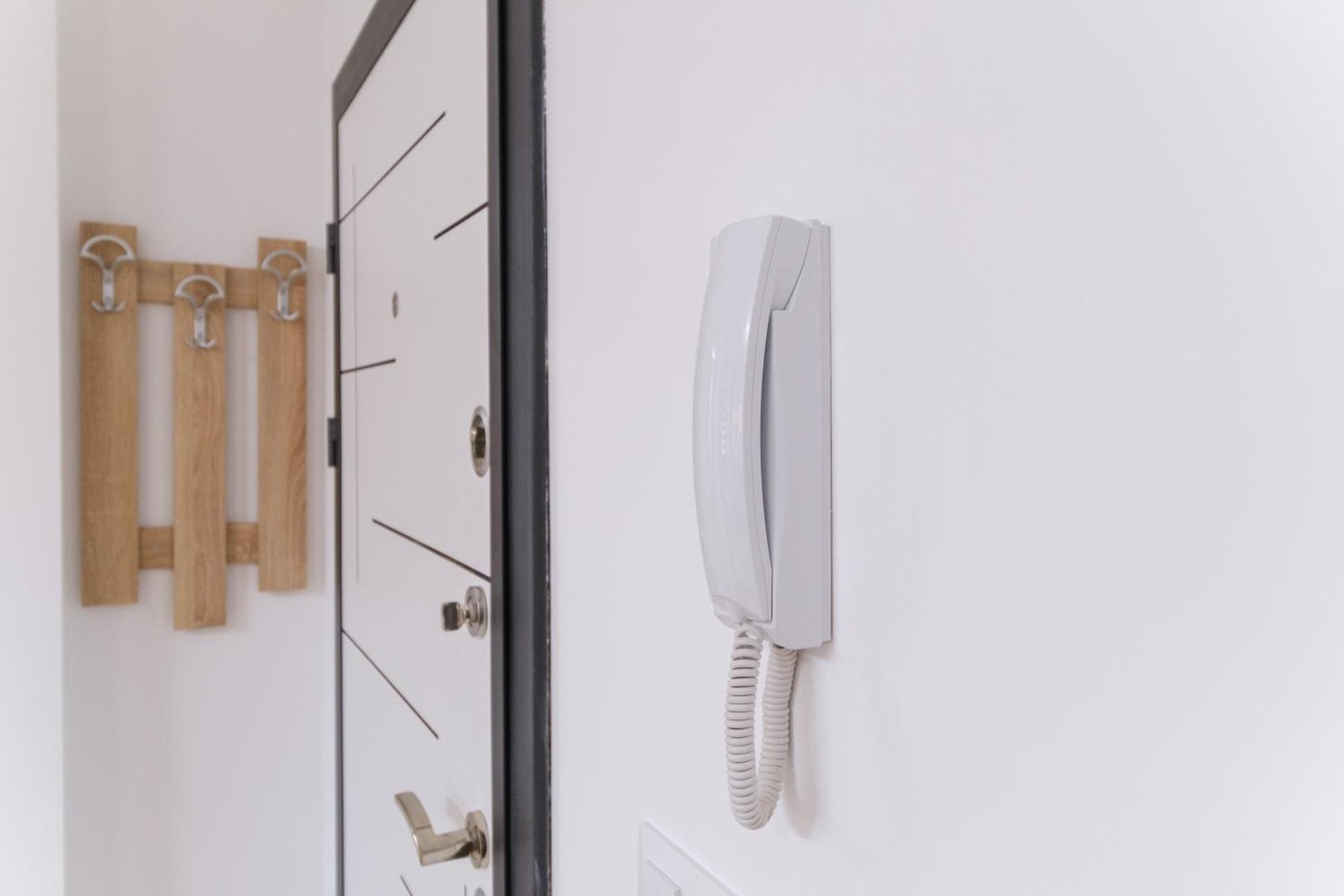 Modern 1-Bedroom Apartment With Free Parking Φιλιππούπολη Εξωτερικό φωτογραφία