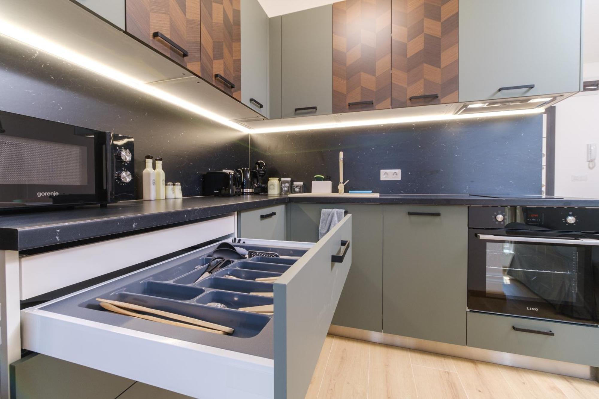 Modern 1-Bedroom Apartment With Free Parking Φιλιππούπολη Εξωτερικό φωτογραφία