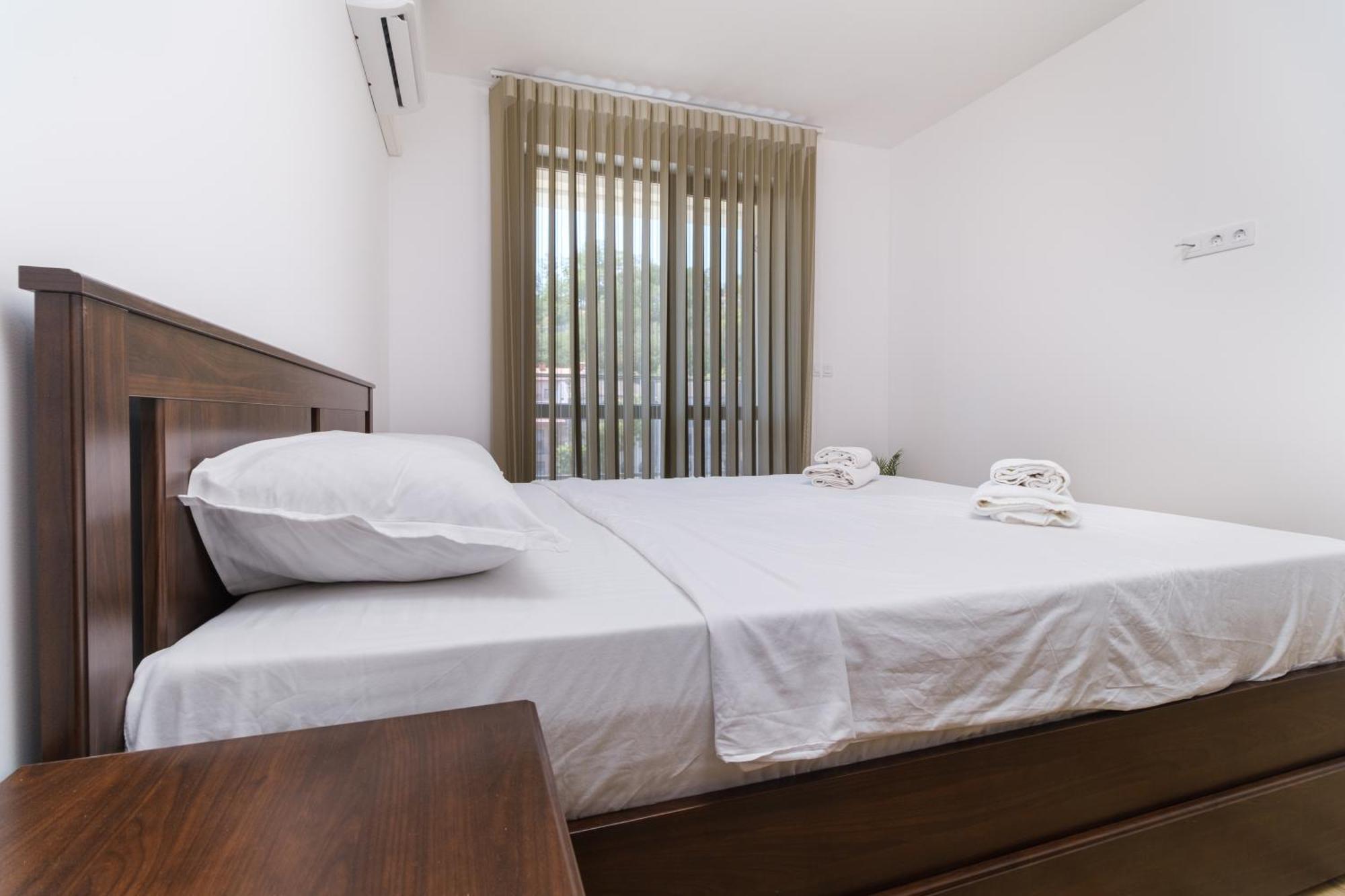 Modern 1-Bedroom Apartment With Free Parking Φιλιππούπολη Εξωτερικό φωτογραφία