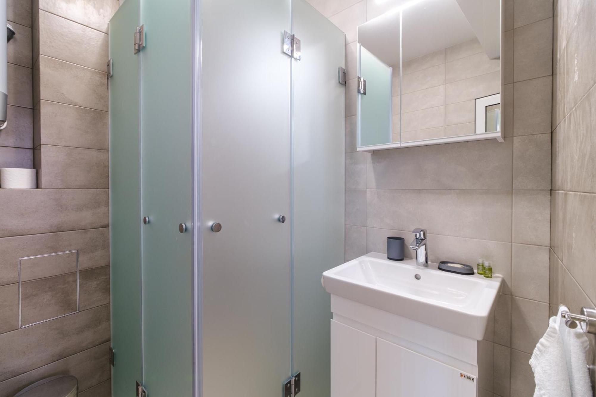 Modern 1-Bedroom Apartment With Free Parking Φιλιππούπολη Εξωτερικό φωτογραφία
