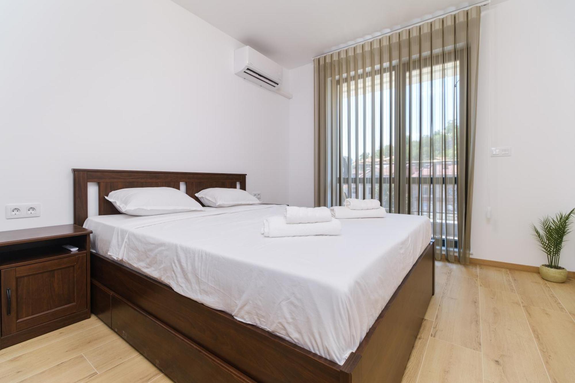 Modern 1-Bedroom Apartment With Free Parking Φιλιππούπολη Εξωτερικό φωτογραφία